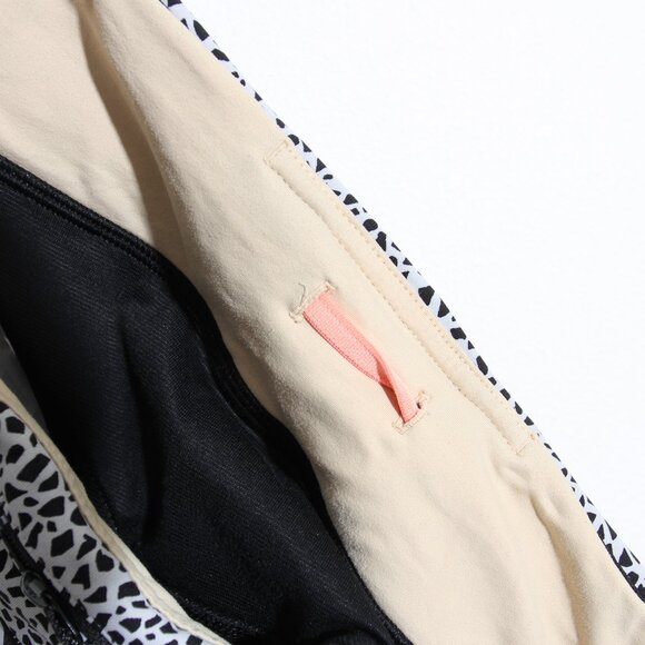 Lululemon Speed Short Posey Black White / Miss Mosaic Black / Black Size 6 - Picture 11 of 12